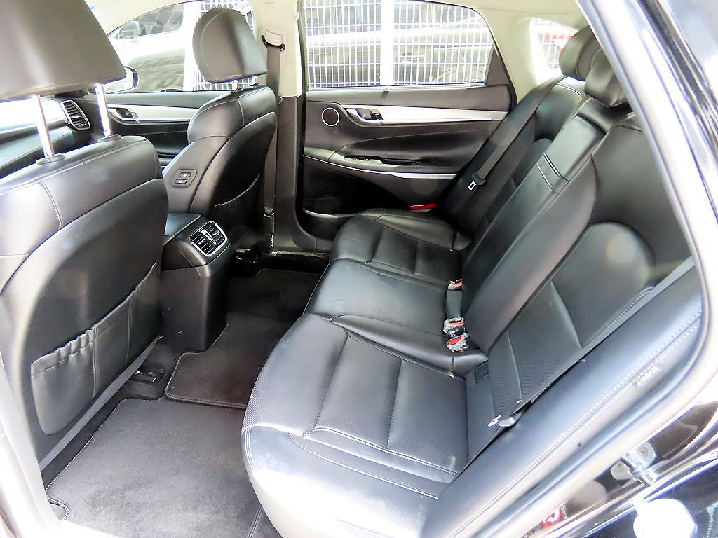HYUNDAI Grandeur - Vista 6