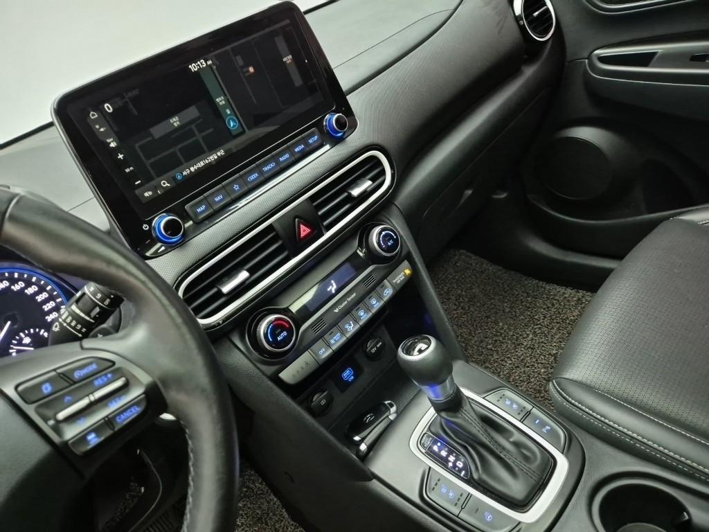 HYUNDAI Kona - Vista 10