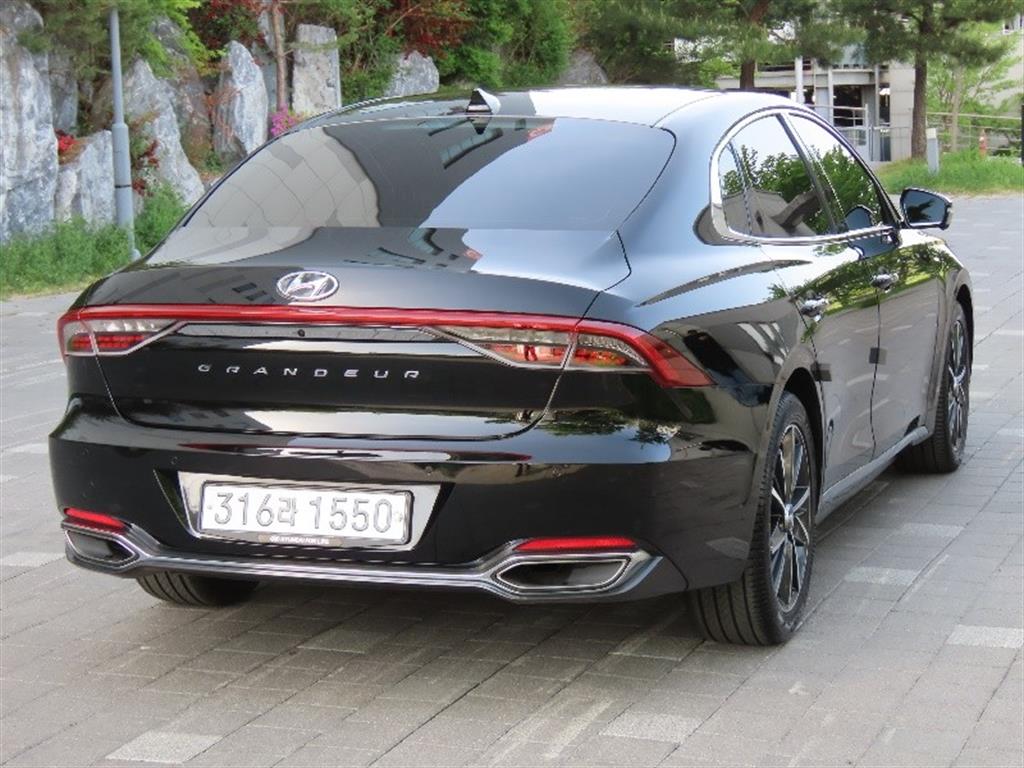 HYUNDAI Grandeur - Vista 5
