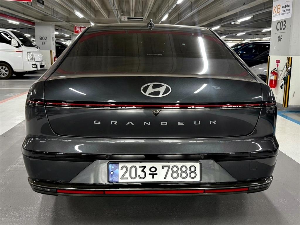 HYUNDAI Grandeur - Vista 3