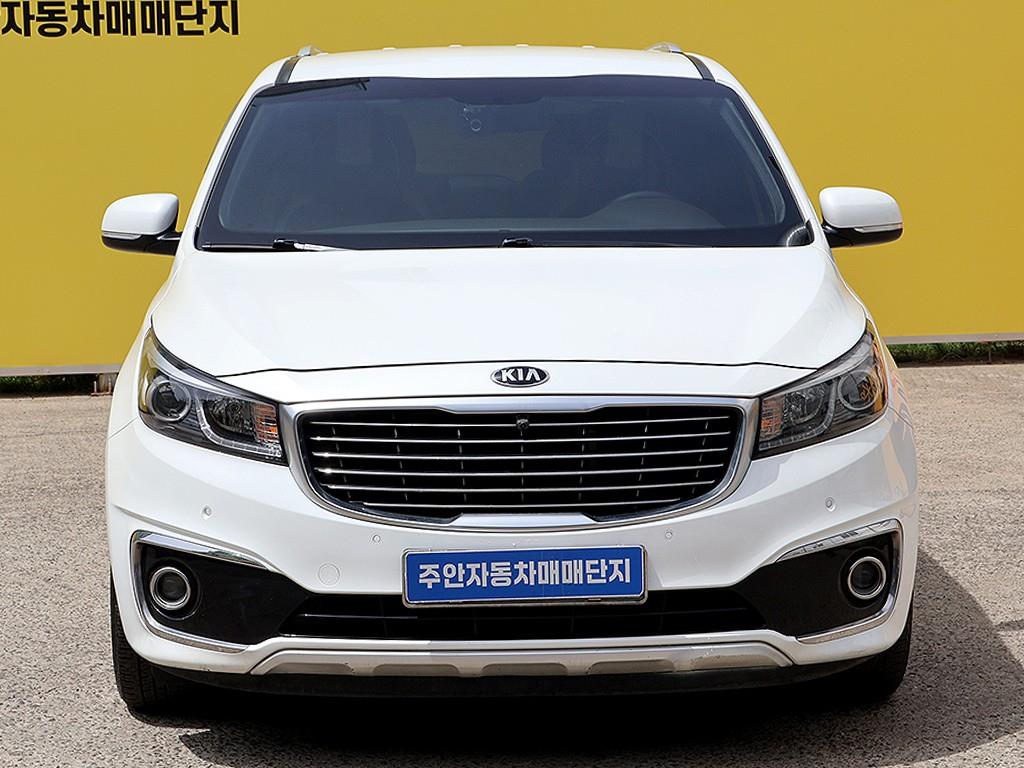 KIA Carnival 2016 Blanco - Importación desde Corea - HF Imports Iquique - Foto 1