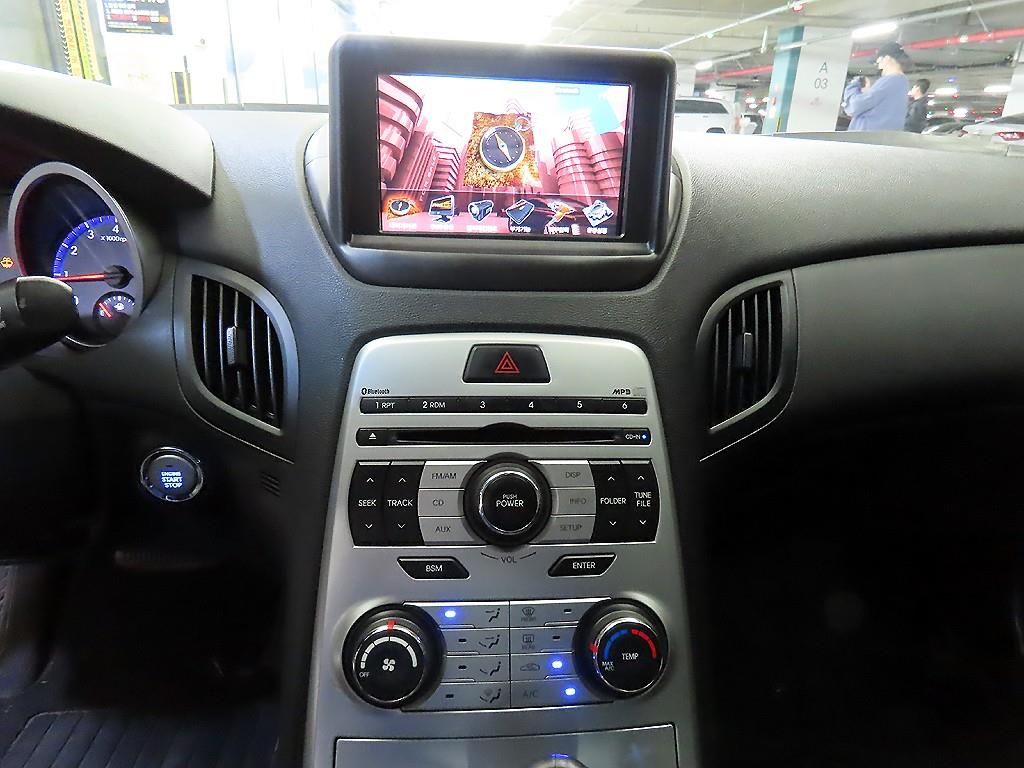 HYUNDAI Genesis - Vista 11