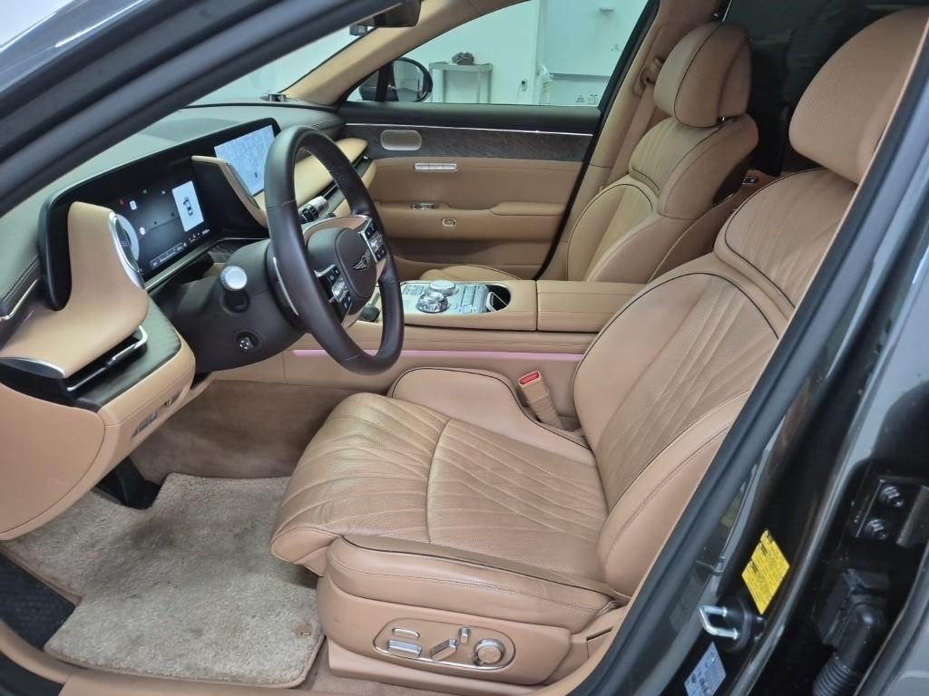 Genesis G90 - Vista 10