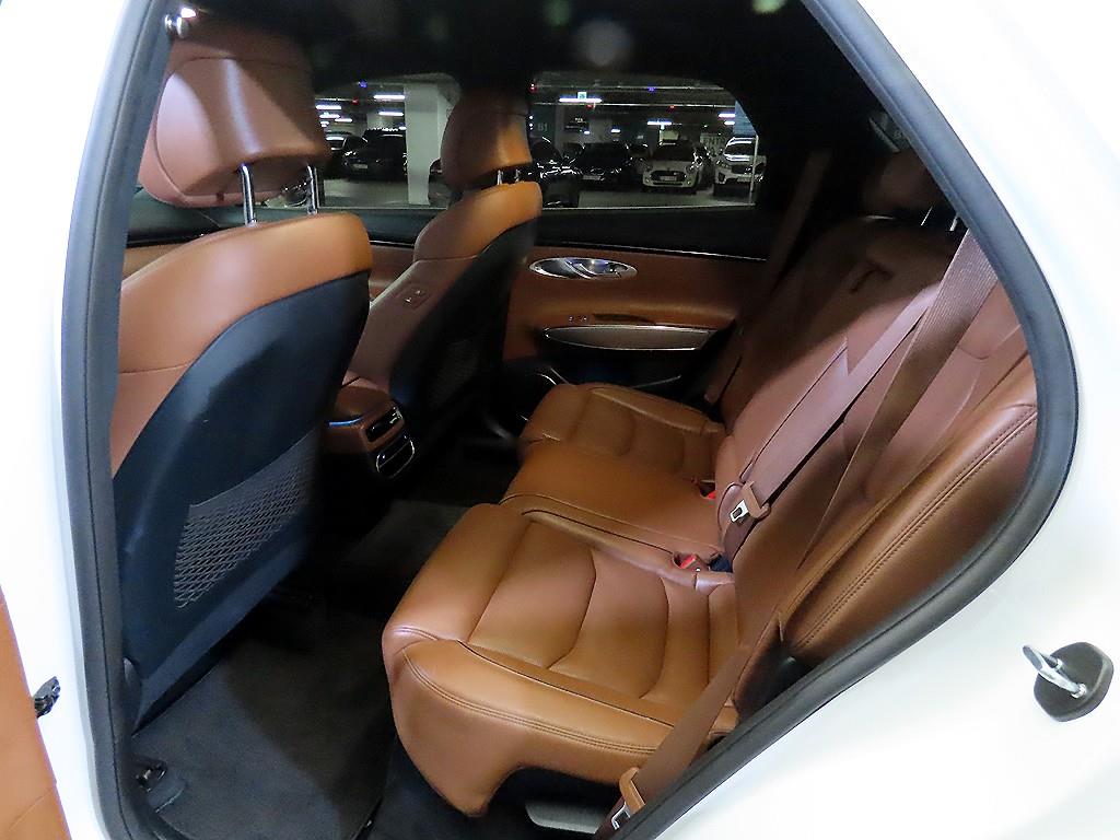 Genesis GV70 - Vista 7