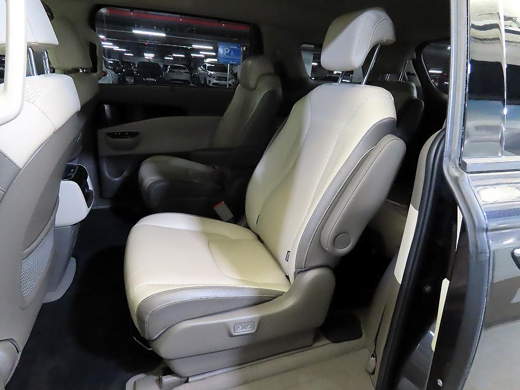 KIA Carnival - Vista 7