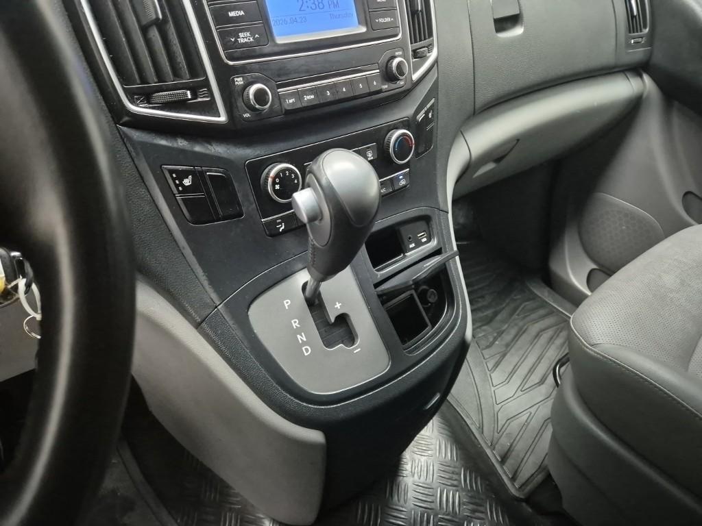 HYUNDAI Starex - Vista 9