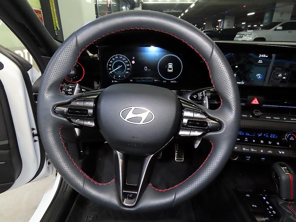HYUNDAI Avante - Vista 8