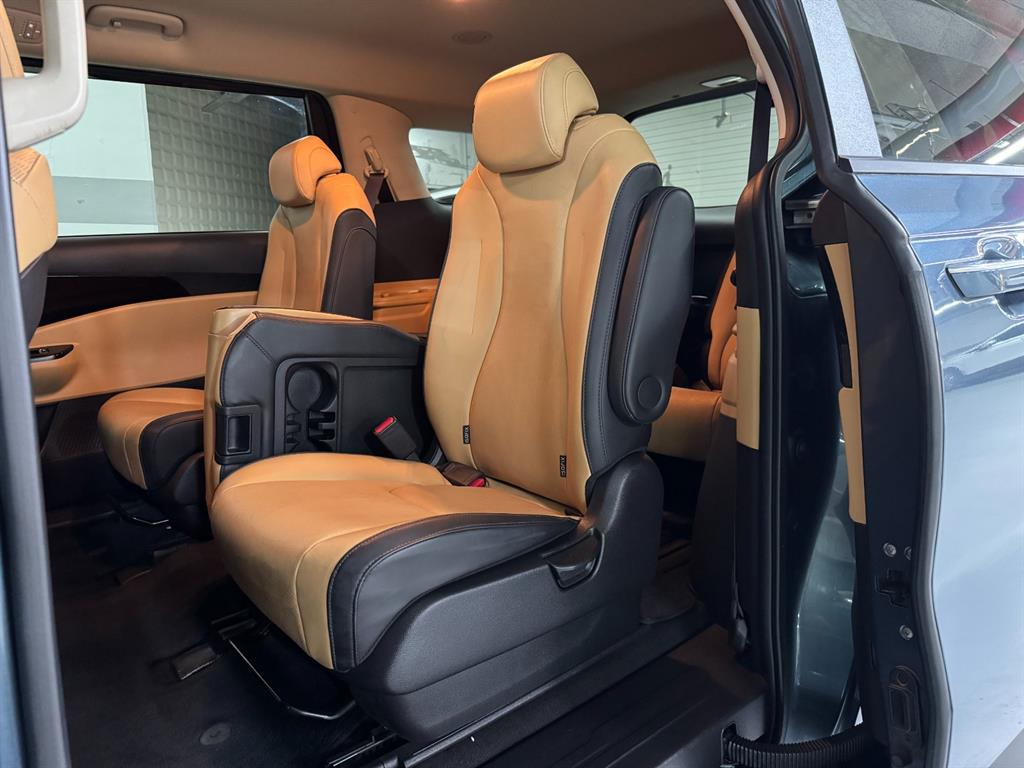KIA Carnival - Vista 2