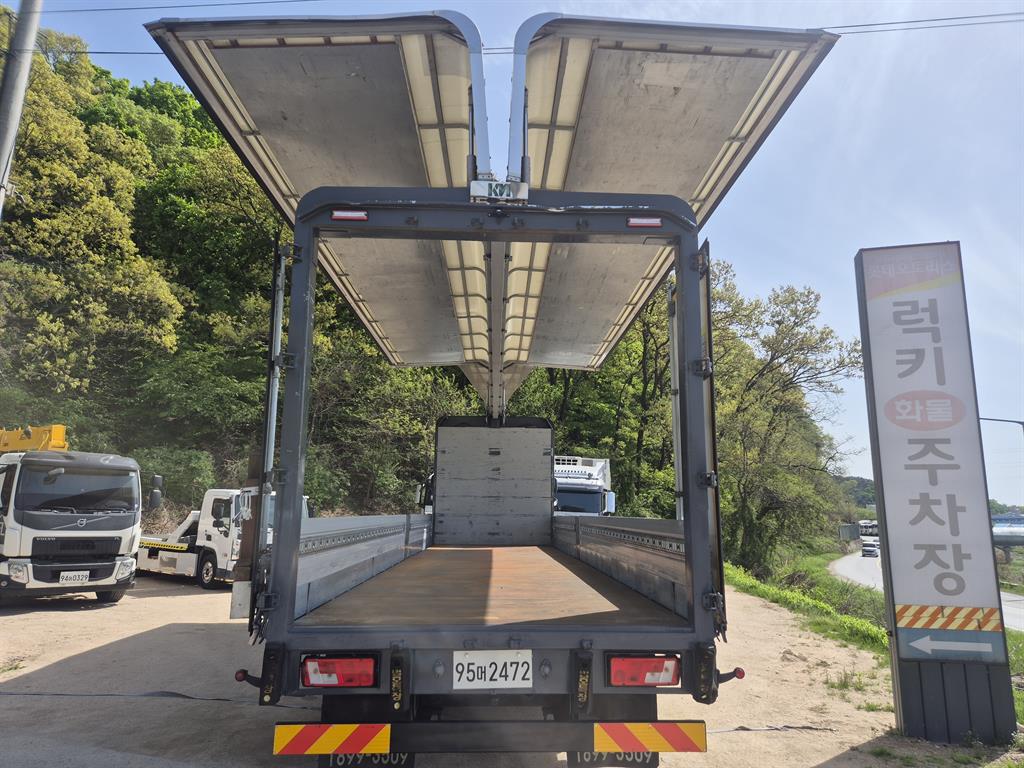 medium and large cargo truck - Vista 11
