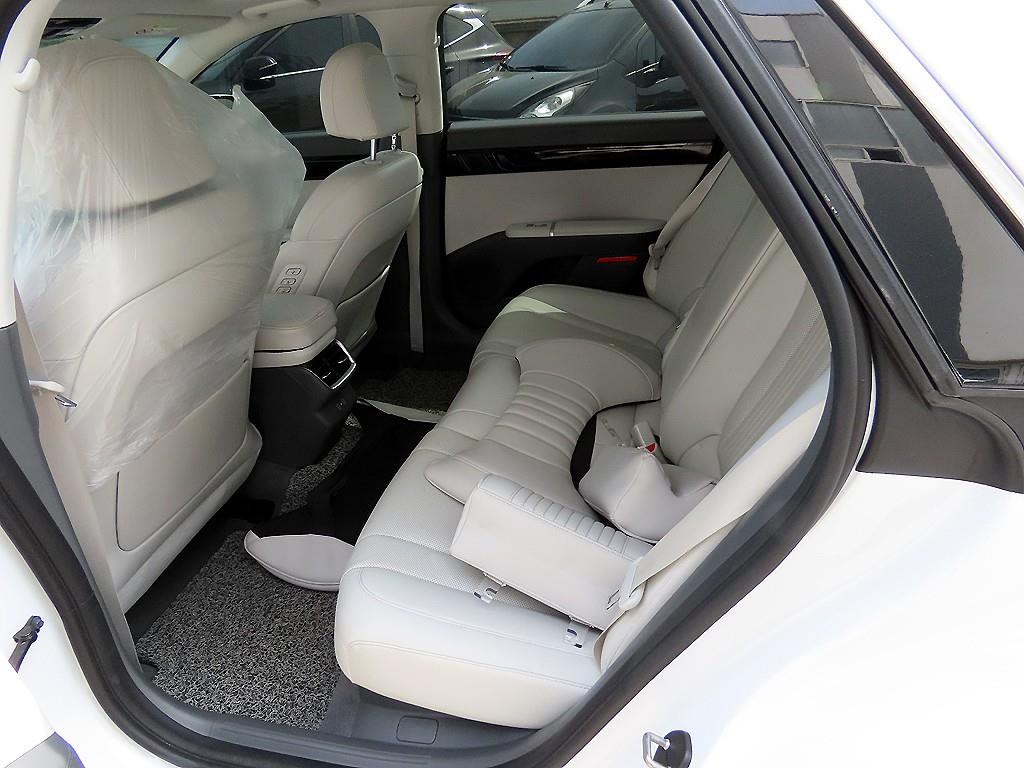 HYUNDAI Grandeur - Vista 6
