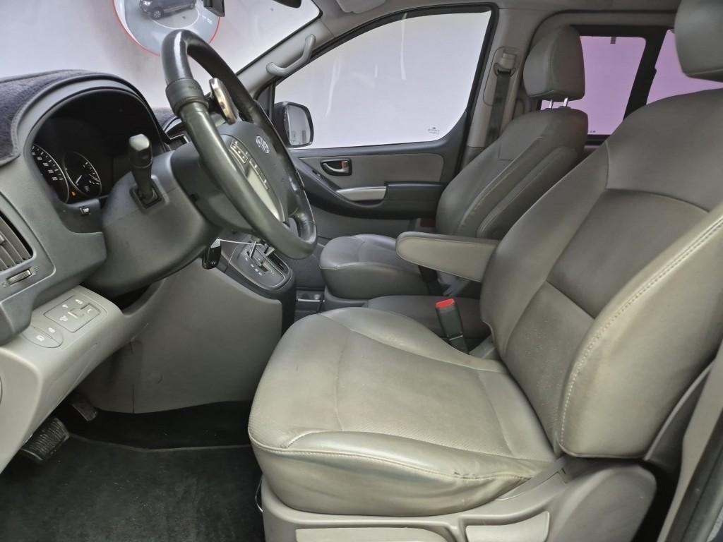HYUNDAI Starex - Vista 11