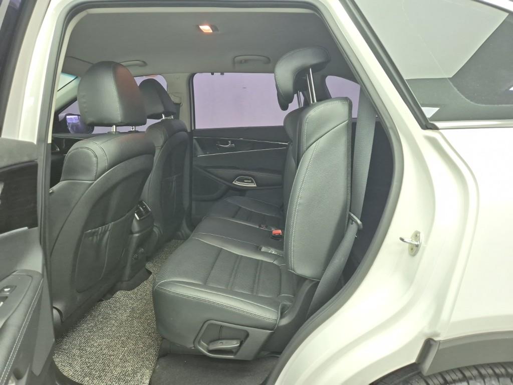KIA Sorento - Vista 12