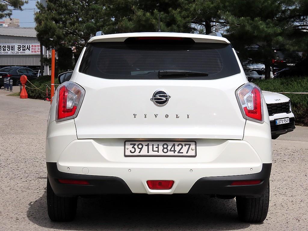 Ssangyong Tivoli - Vista 4