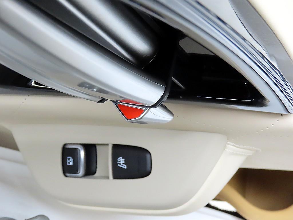 KIA Carnival - Vista 11
