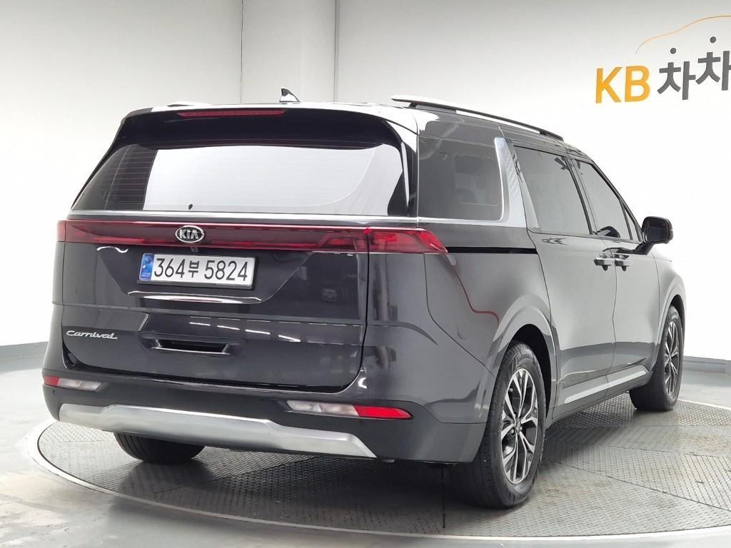KIA Carnival - Vista 4
