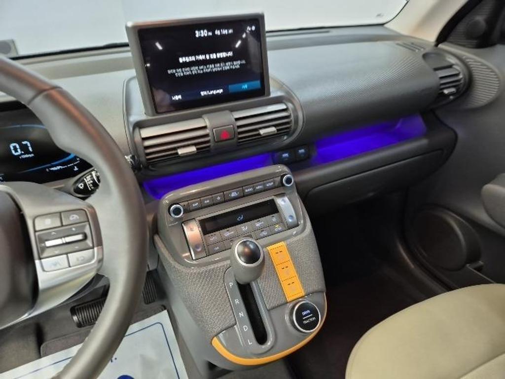HYUNDAI Casper - Vista 10