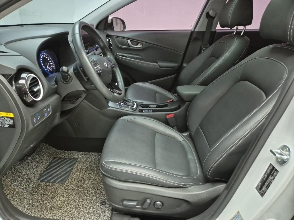 HYUNDAI Kona - Vista 11