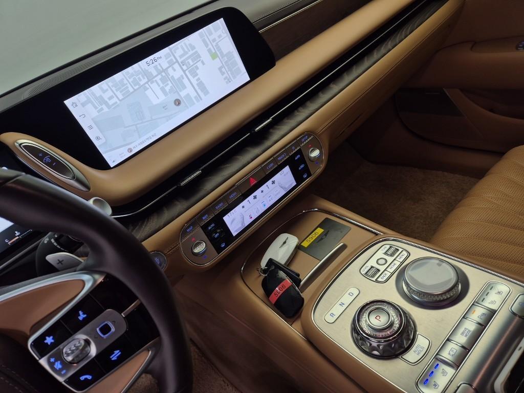 Genesis G90 - Vista 9