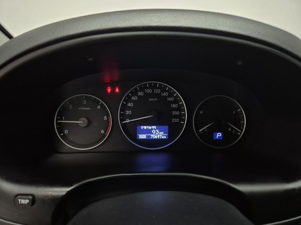 HYUNDAI Starex - Vista 6