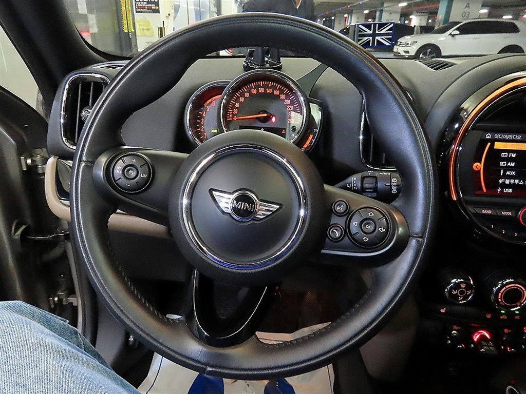Mini Countryman - Vista 8