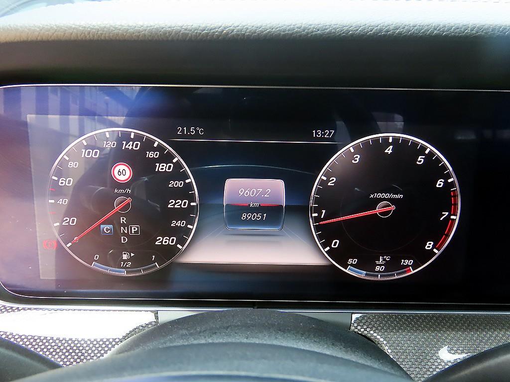 Mercedes Benz E class - Vista 9