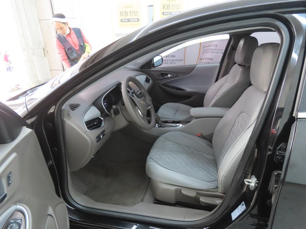 Chevrolet Malibu - Vista 5