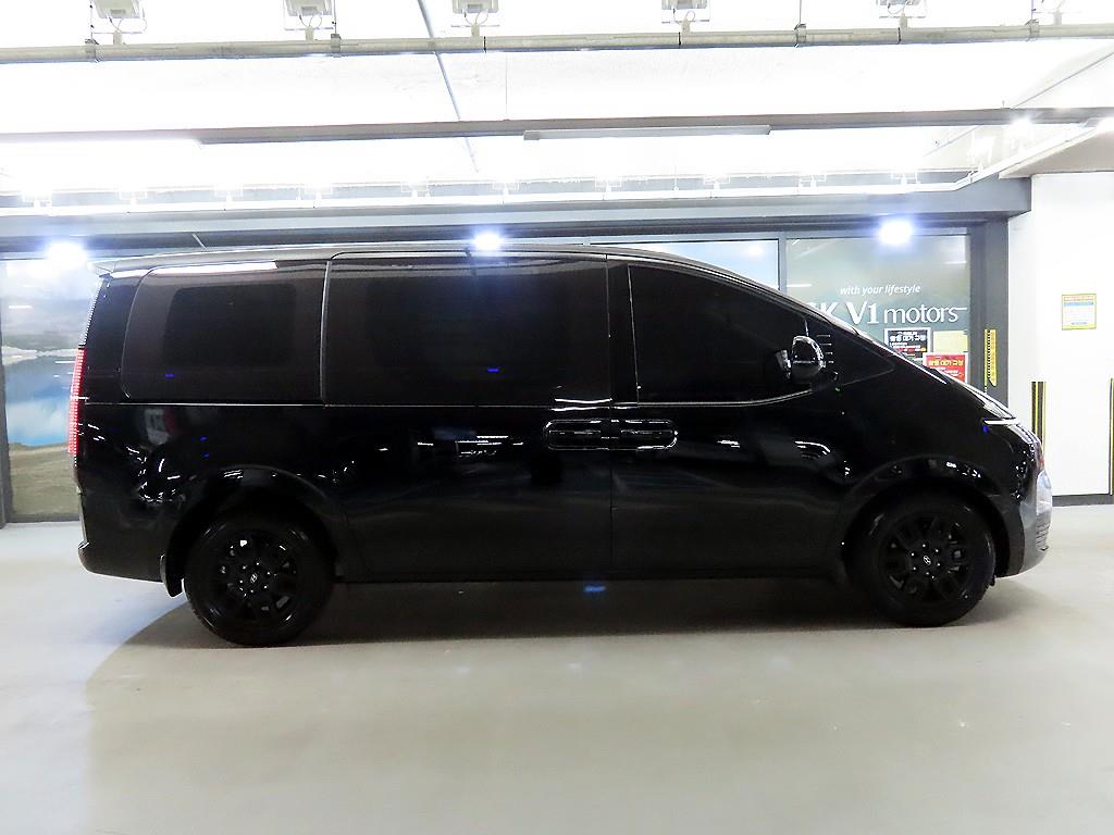 HYUNDAI Staria - Vista 3