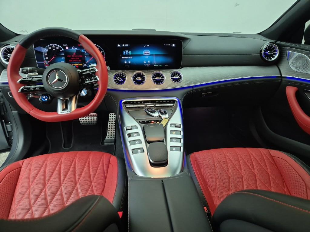Mercedes Benz AMG GT - Vista 5