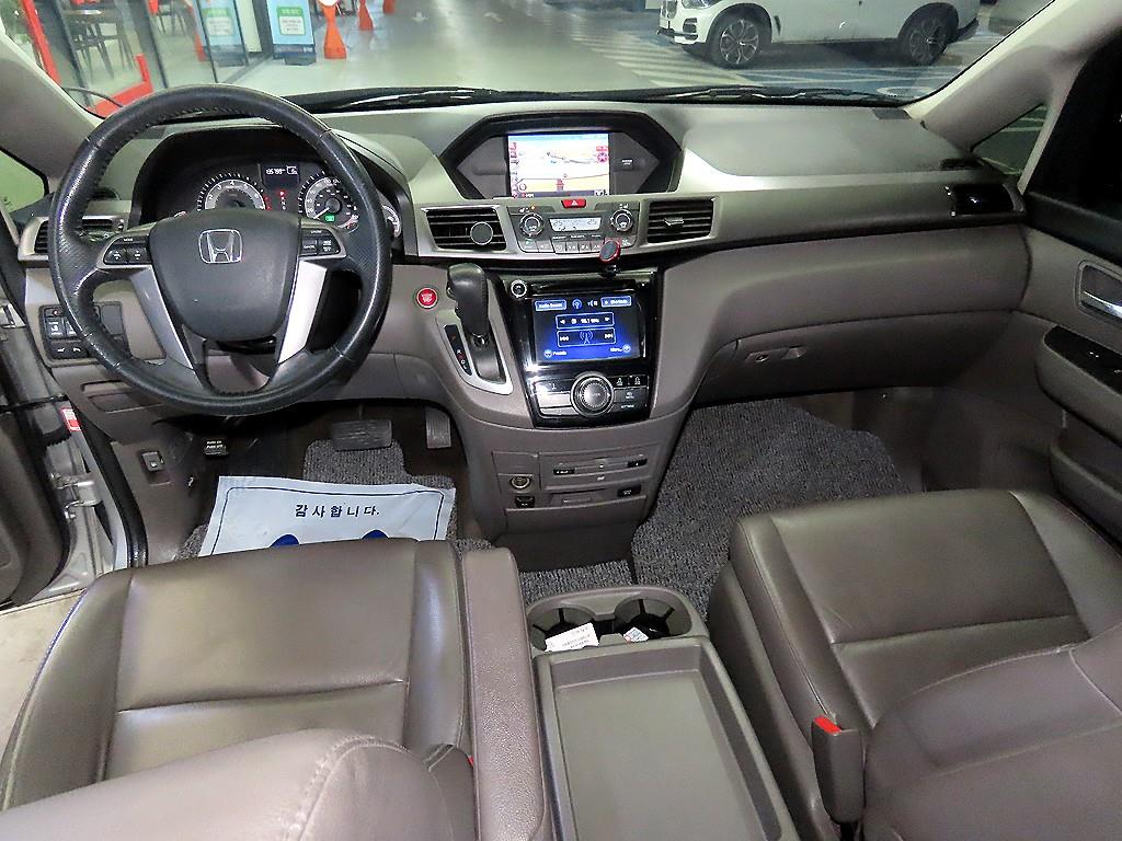 Honda Odyssey - Vista 9