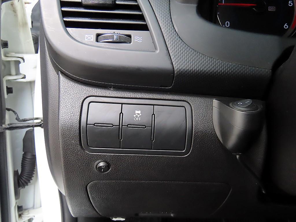 HYUNDAI Accent 2015 Blanco - Importación desde Corea - HF Imports Iquique - Foto 16