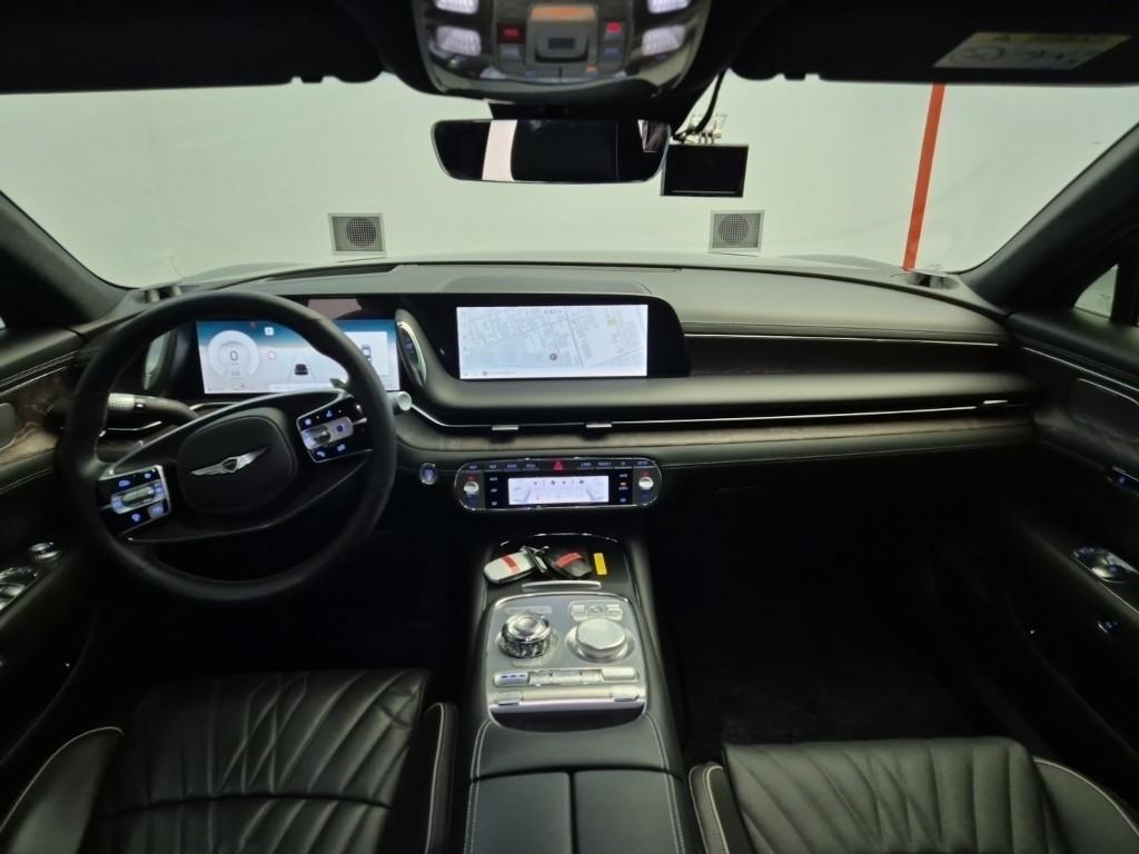 Genesis G90 - Vista 7