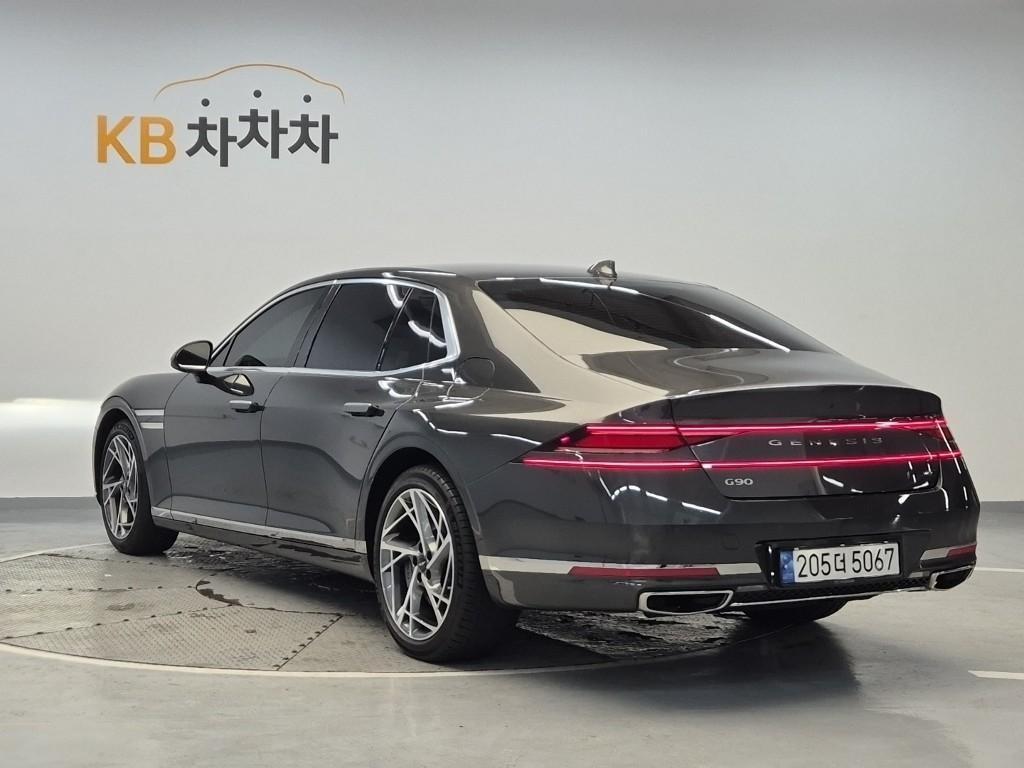 Genesis G90 - Vista 3