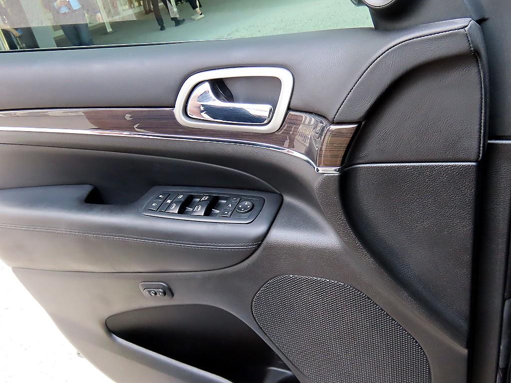 Jeep Cherokee - Vista 10