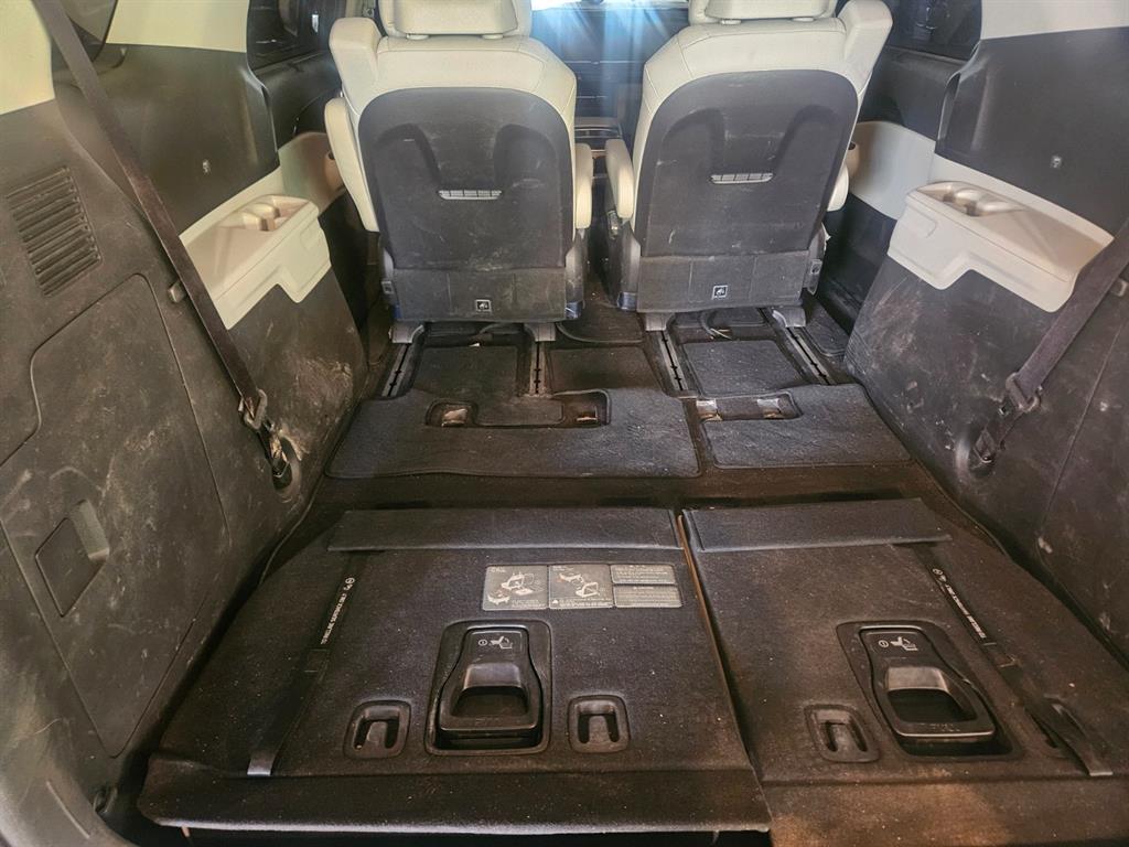 KIA Carnival - Vista 12
