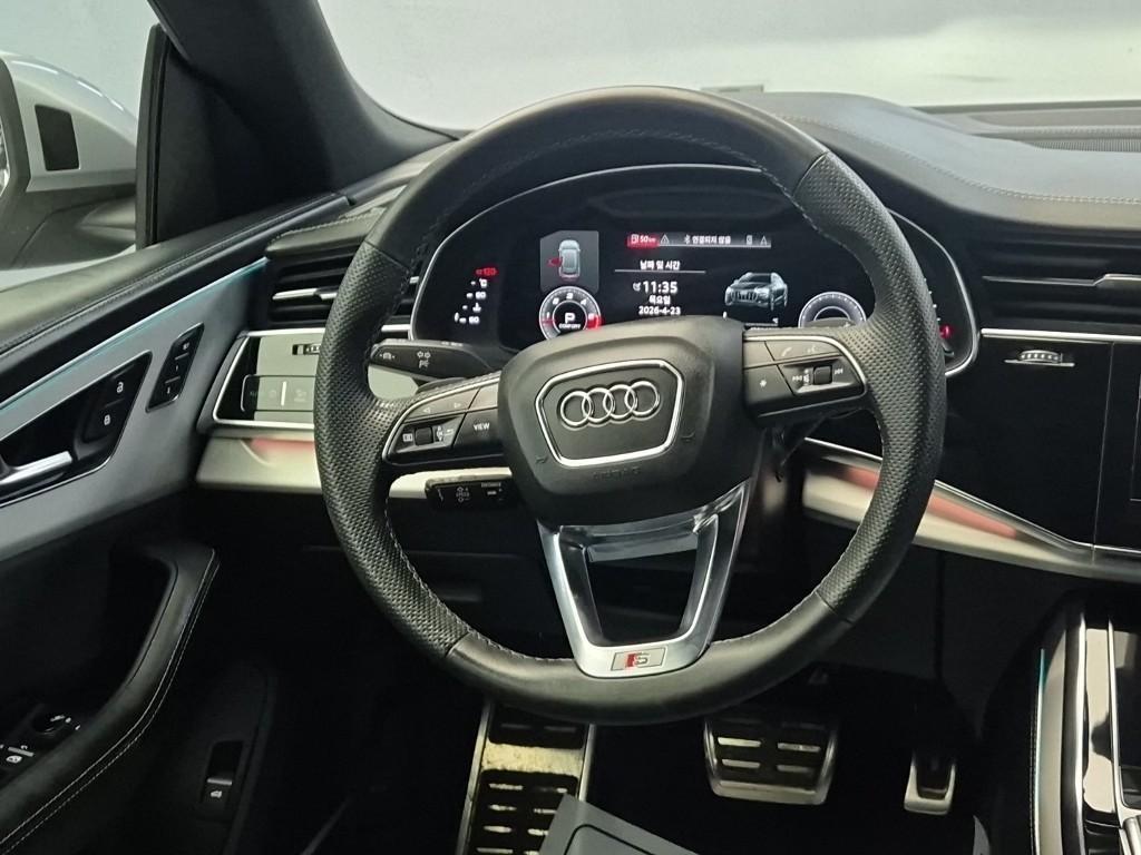 Audi Q8 - Vista 9