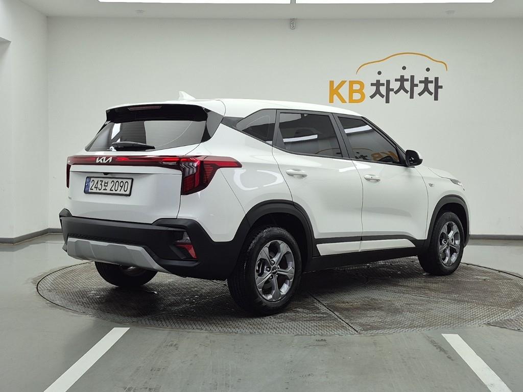 KIA Seltos - Vista 4