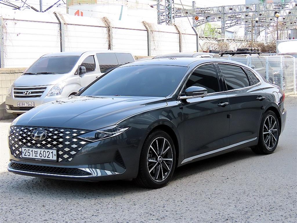 HYUNDAI Grandeur - Vista 2