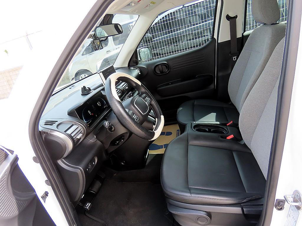 HYUNDAI Casper - Vista 5