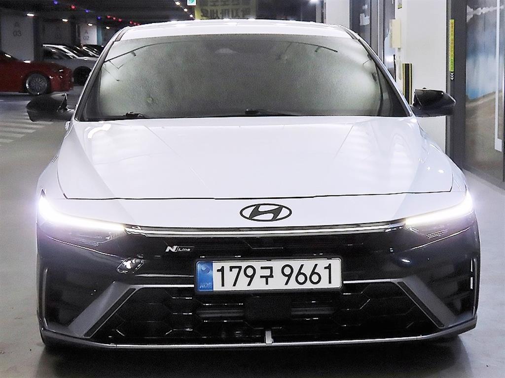 HYUNDAI Avante - Vista 2