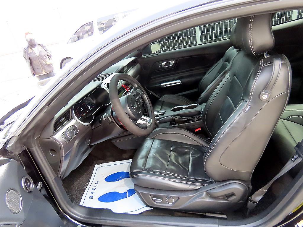 Ford Mustang - Vista 5