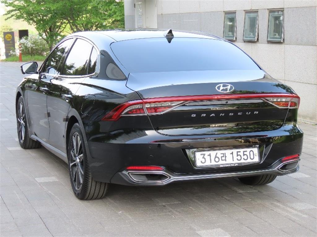 HYUNDAI Grandeur - Vista 7