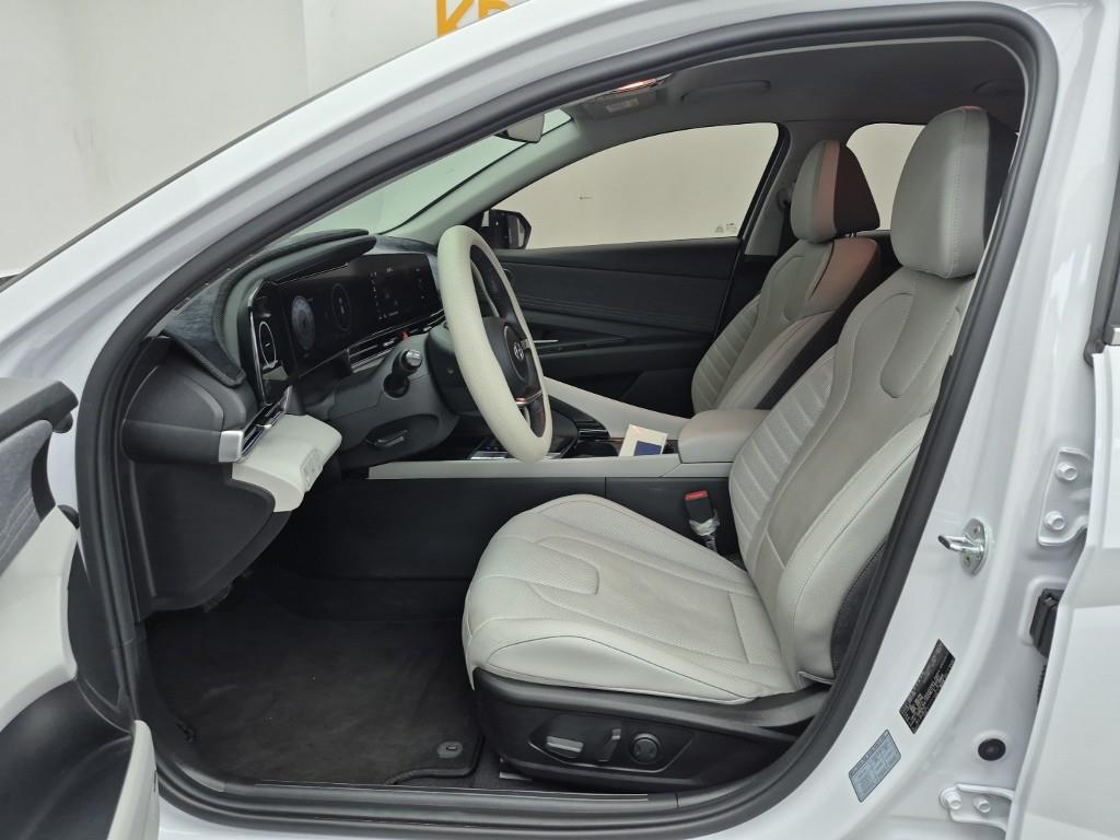 HYUNDAI Avante - Vista 11
