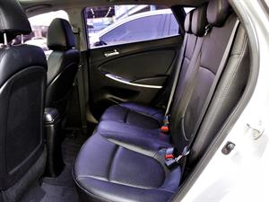 HYUNDAI Accent - Vista 12