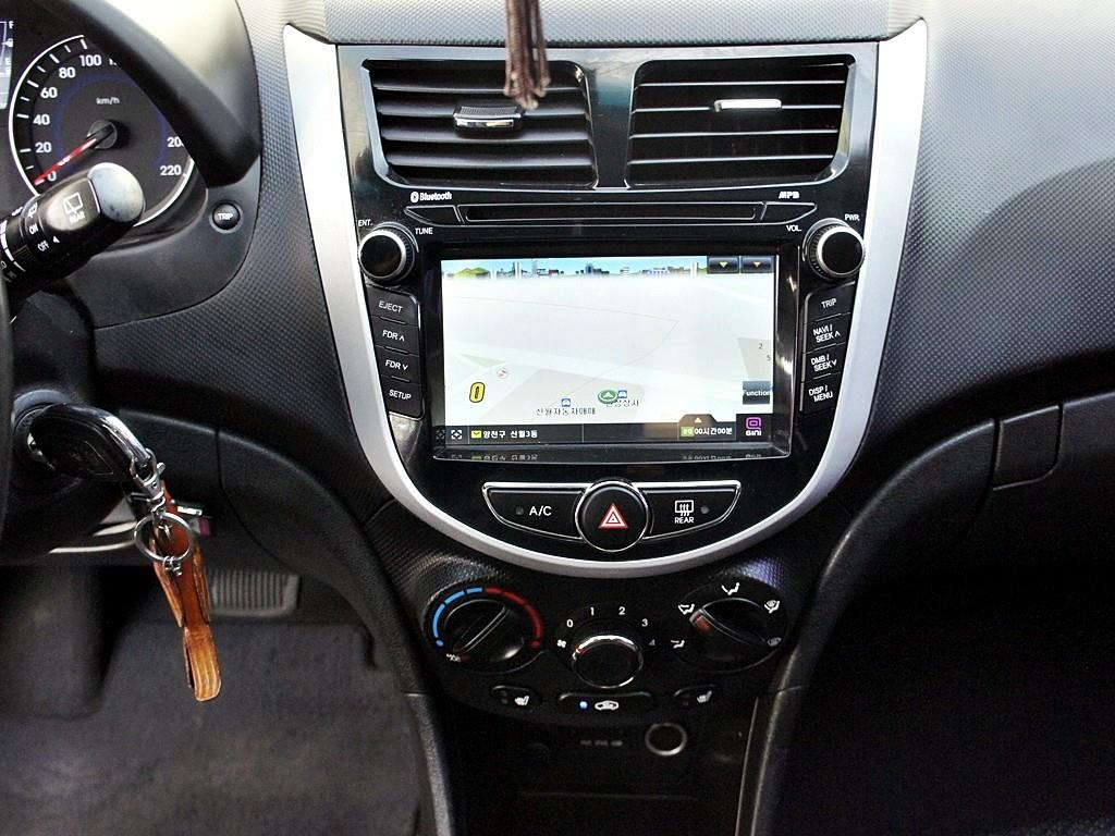 HYUNDAI Accent 2014 Gris - Importación desde Corea - HF Imports Iquique - Foto 10