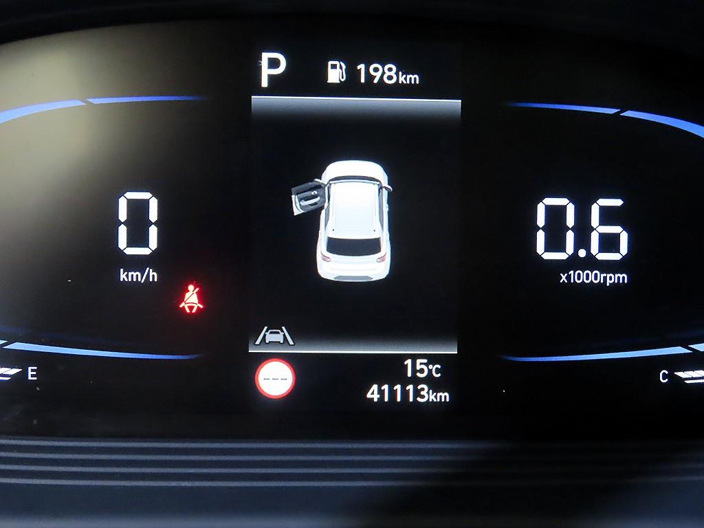 HYUNDAI Venue - Vista 9