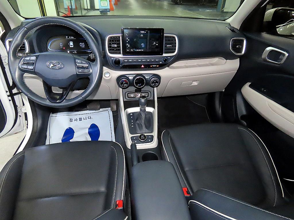 HYUNDAI Venue - Vista 10