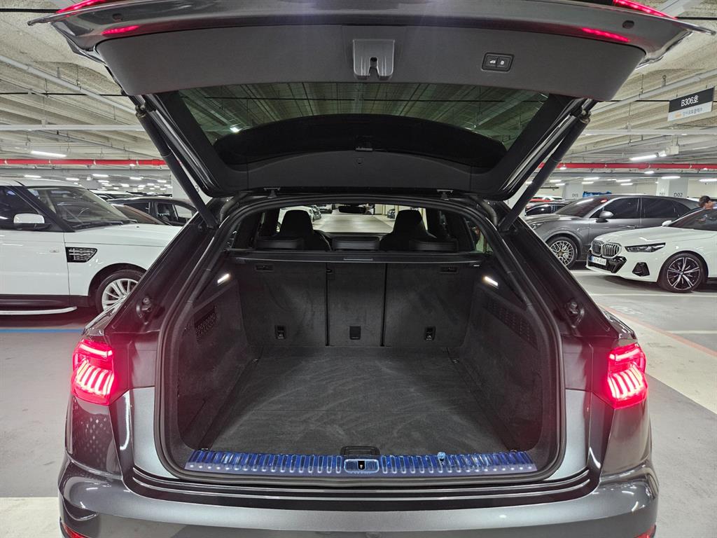 Audi Q8 - Vista 7