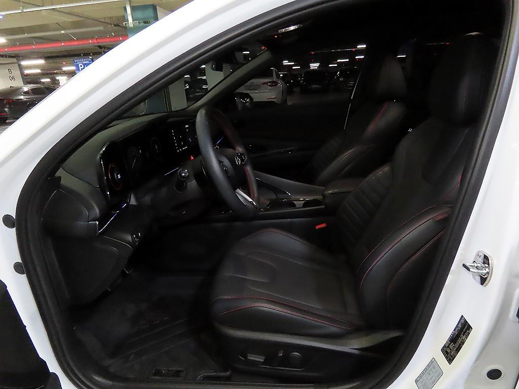HYUNDAI Avante - Vista 6
