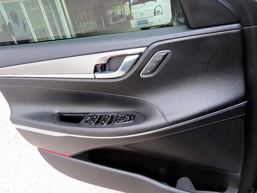 HYUNDAI Grandeur - Vista 11