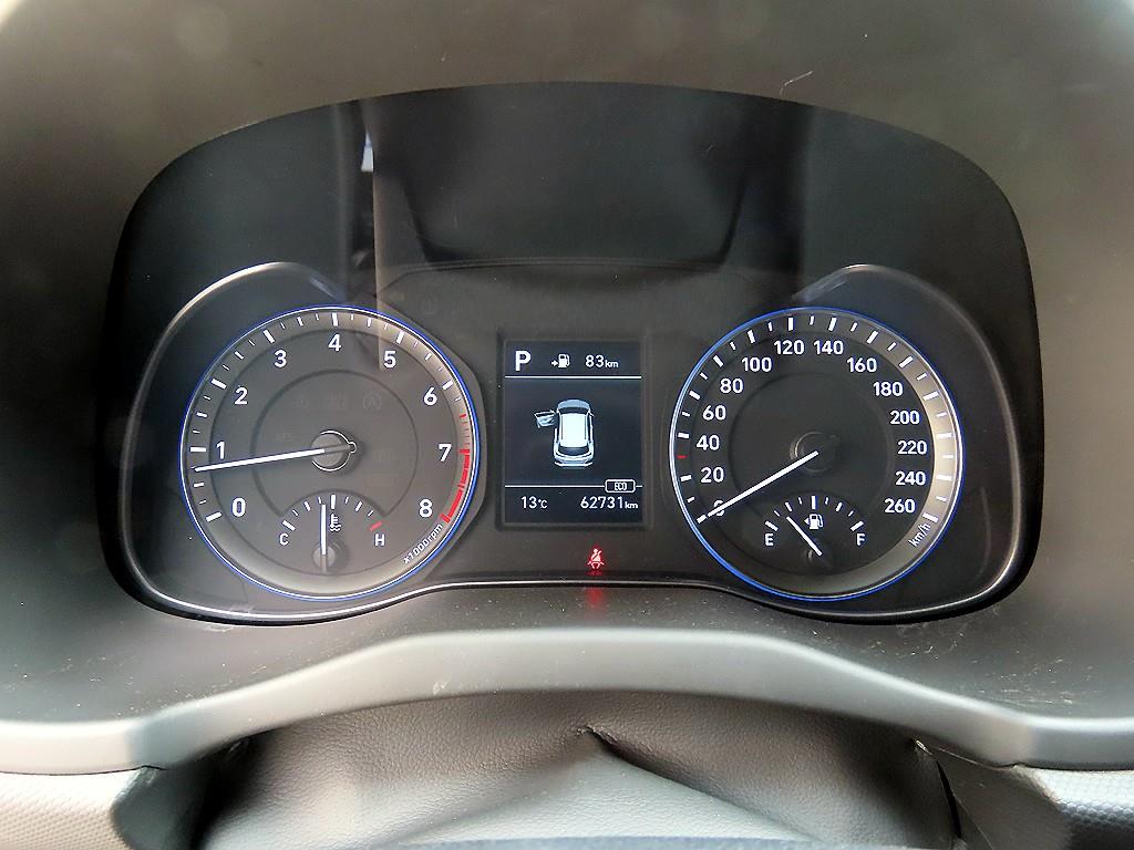 HYUNDAI Kona - Vista 9